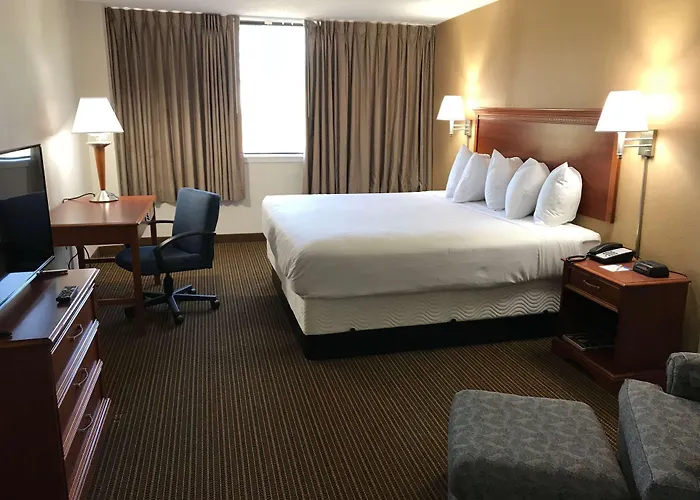 Days & By Wyndham Conf Center I-10 Hotel