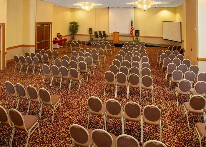 Hotel Days & By Wyndham Conf Center I-10 Tallahassee