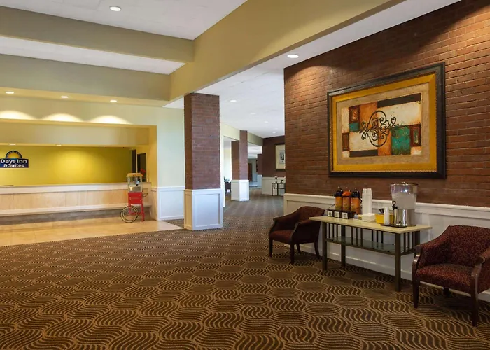 Hotel Days & By Wyndham Conf Center I-10 2*