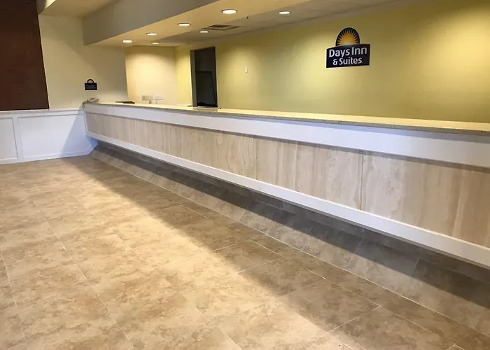 Hotel Days & By Wyndham Conf Center I-10 Tallahassee