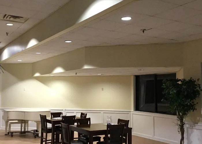Days & By Wyndham Conf Center I-10 Hotel Tallahassee