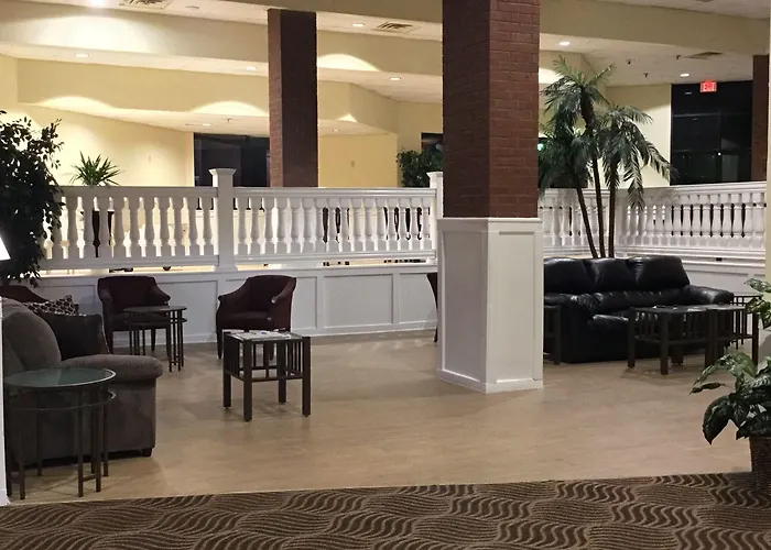 Hotel Days & By Wyndham Conf Center I-10 2*