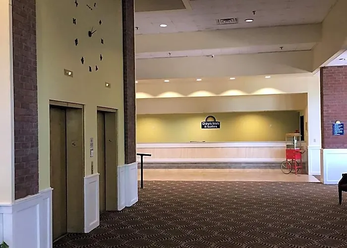 Days & By Wyndham Conf Center I-10 Hotel 2*