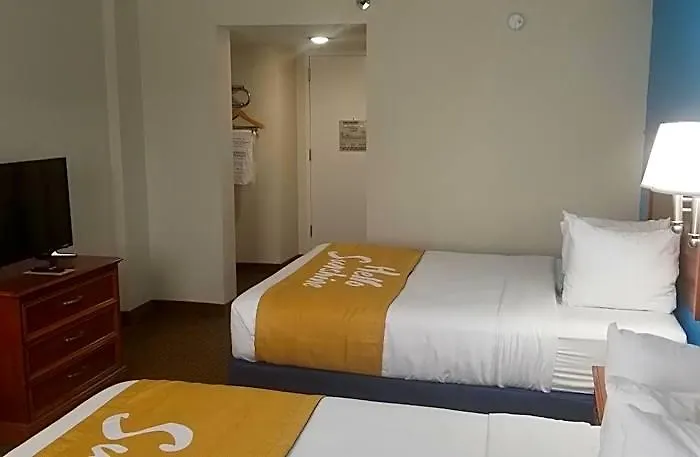 Hotel Days & By Wyndham Conf Center I-10