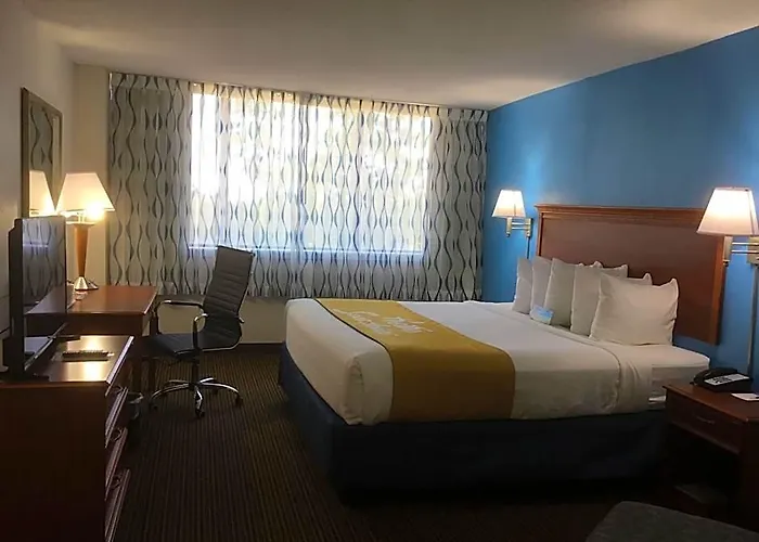 Days & By Wyndham Conf Center I-10 Hotel Tallahassee