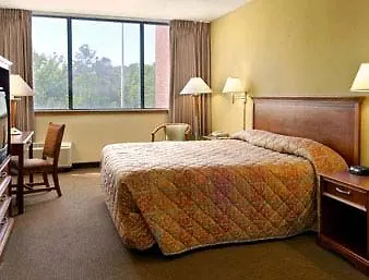 Days & By Wyndham Conf Center I-10 Tallahassee