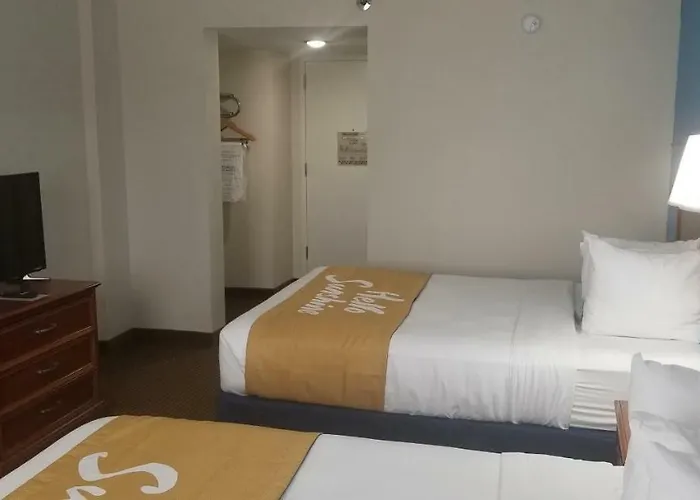 Days & By Wyndham Conf Center I-10 Hotel 2*